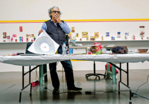 Gabriel Orozco creando sus obras