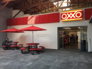 El Oxxo de Gabriel Orozco dentro de la galería Kurimanzutto