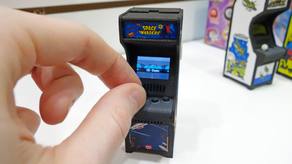 Super Impulse mini arcade con Space Invaders