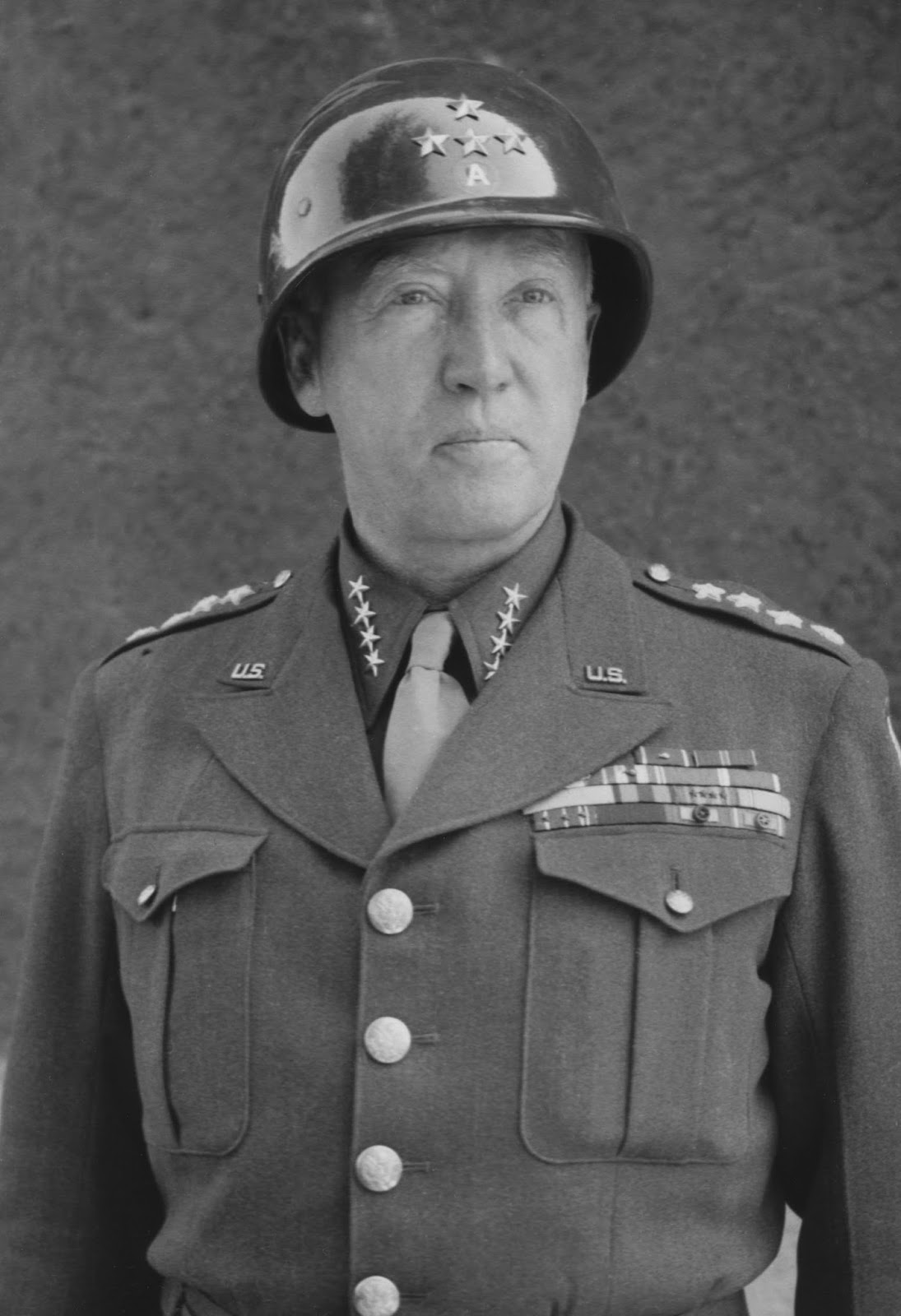 En la segunda guerra mundial, George Patton