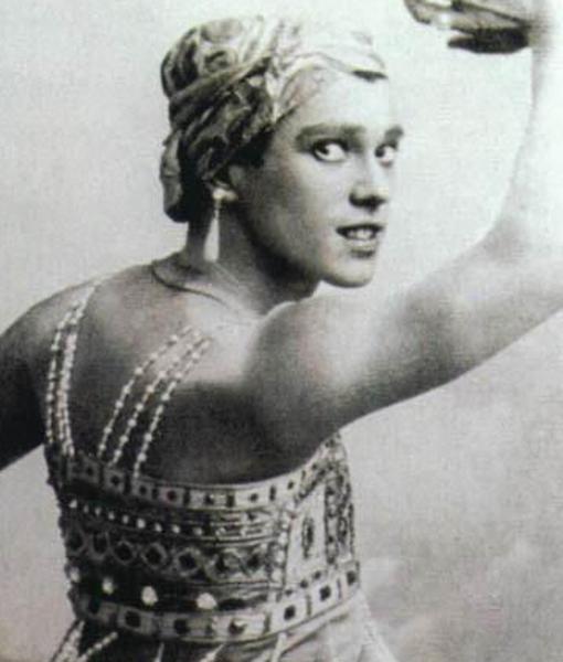 El bailarín Vaslav Nijinsky fingió ser gay para ganarse un espacio dentro del ballet ruso
