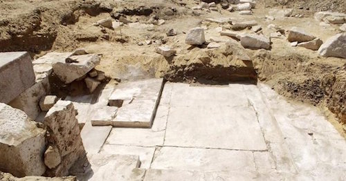 Restos de la nueva pirámide del Egipto