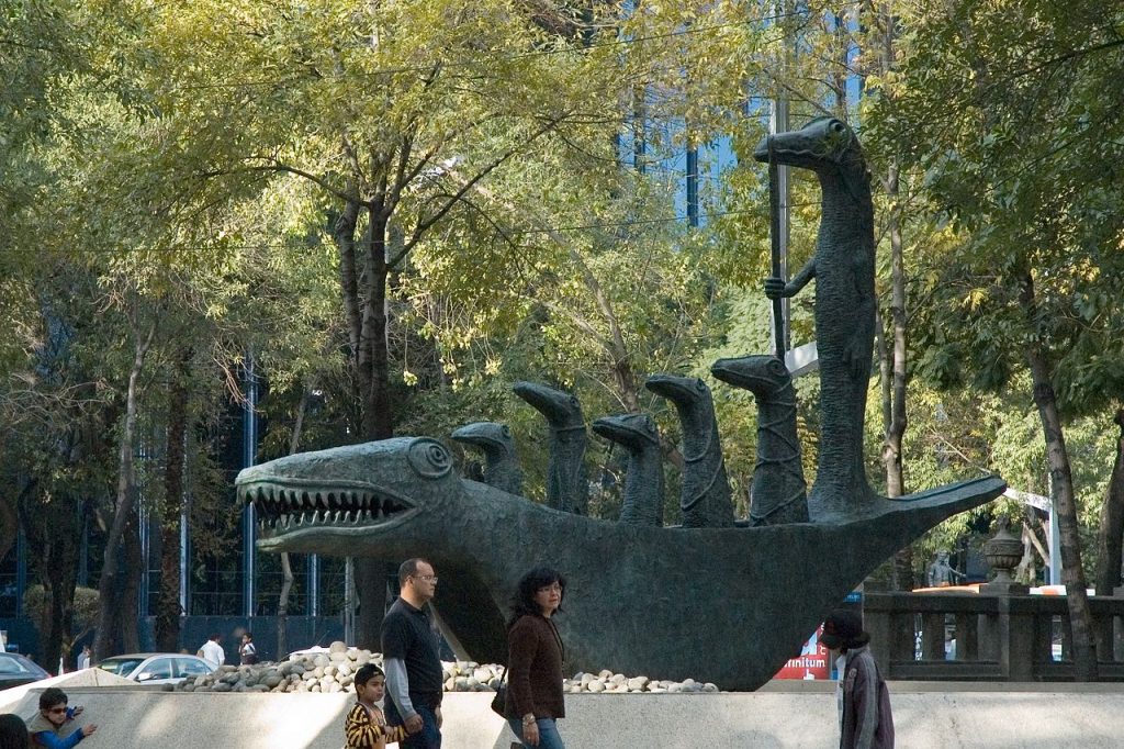 El 26 de marzo del 2000, Carrington donó a la ciudad de México el Cocodrilo