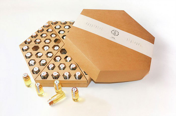 Funny Honey diseñó este paquete de miel de abeja en el A’ Design Award & Competition