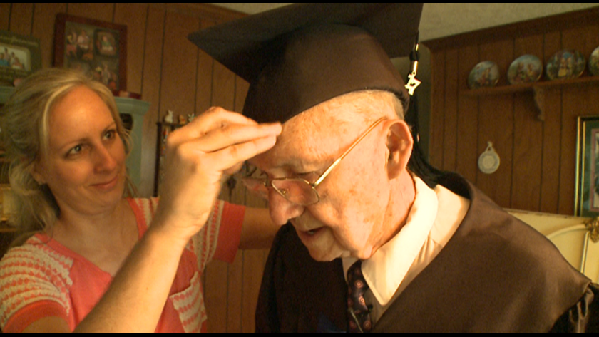 A sus 88 años, este abuelito se graduó de la Universidad