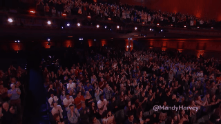 Mandy Harvey demostró su grandeza en el escenario