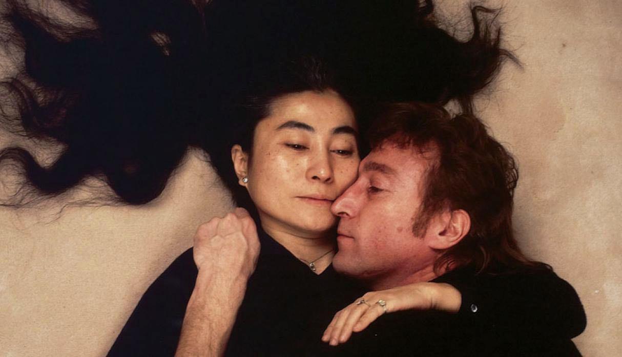 La pareja Ono-Lennon en pleno proceso creativo