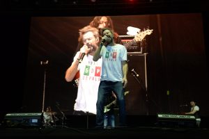Pau DonÃ©s dÃ¡ndolo todo con Jarabe de Palo.