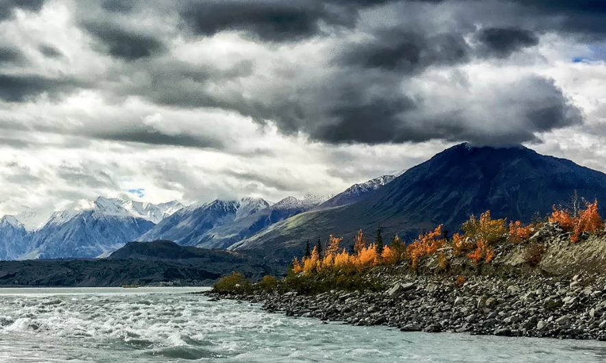 En un par de días desapareció por completo el río Slims en Canadá