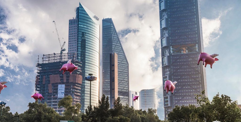 Cuando los #cerdosvuelen, la CDMX amaneciÃ³ con cerdos voladores