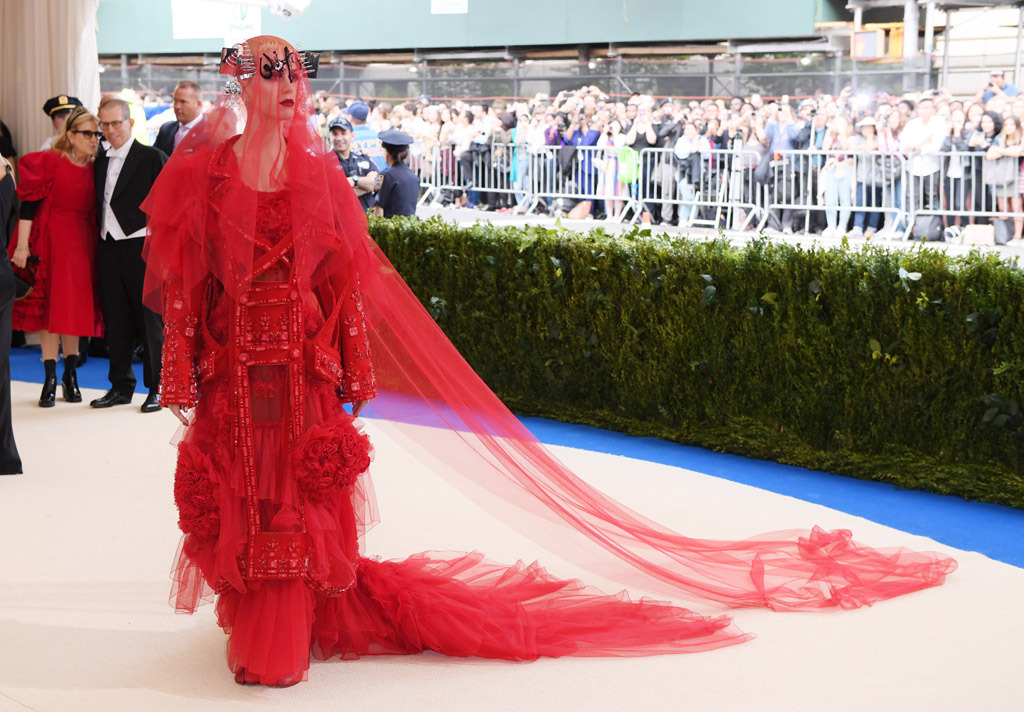 Los looks mÃ¡s WTF de la Gala del Met 2017