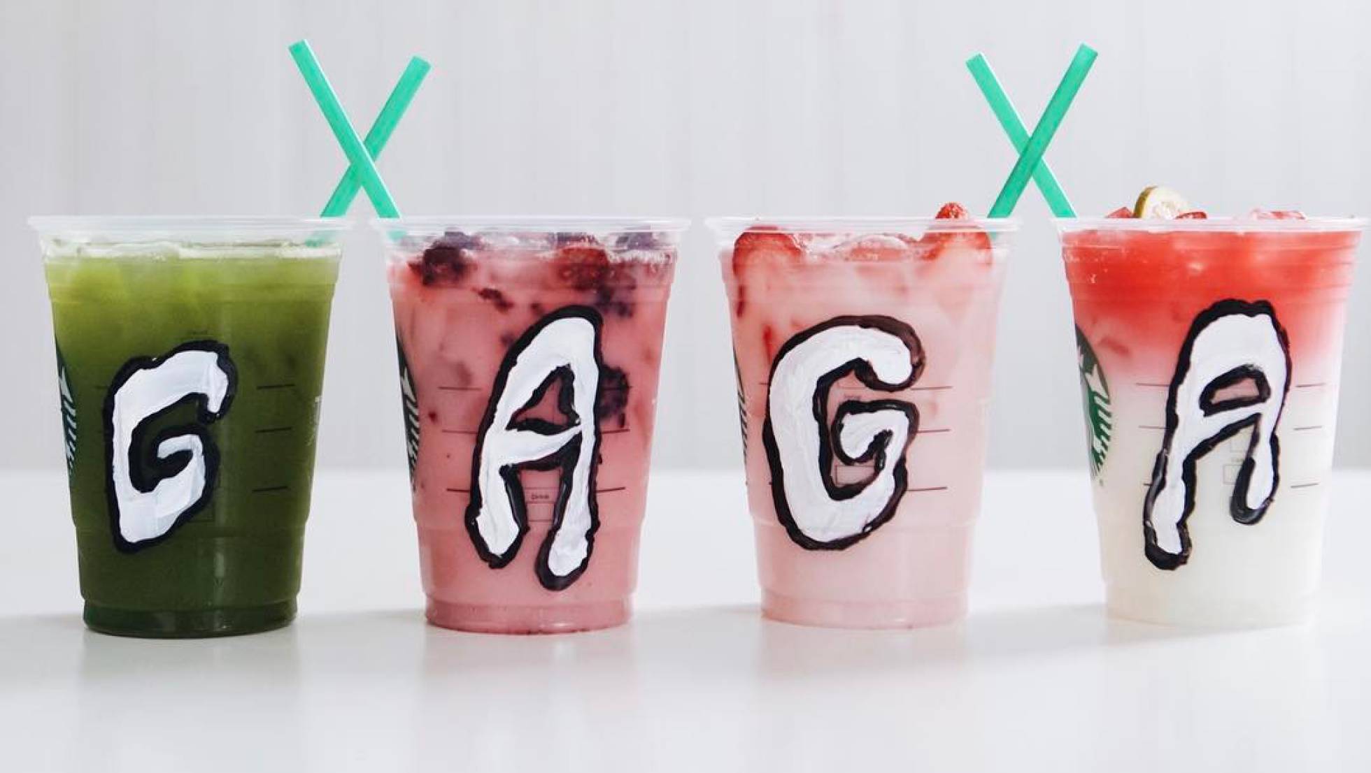 Starbucks y Lady Gaga lanzan bebidas coloridas para recaudar fondos