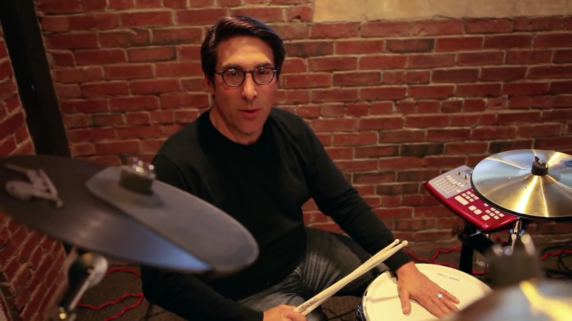 AsÃ­ se escucha el rockero Jay Sekulow