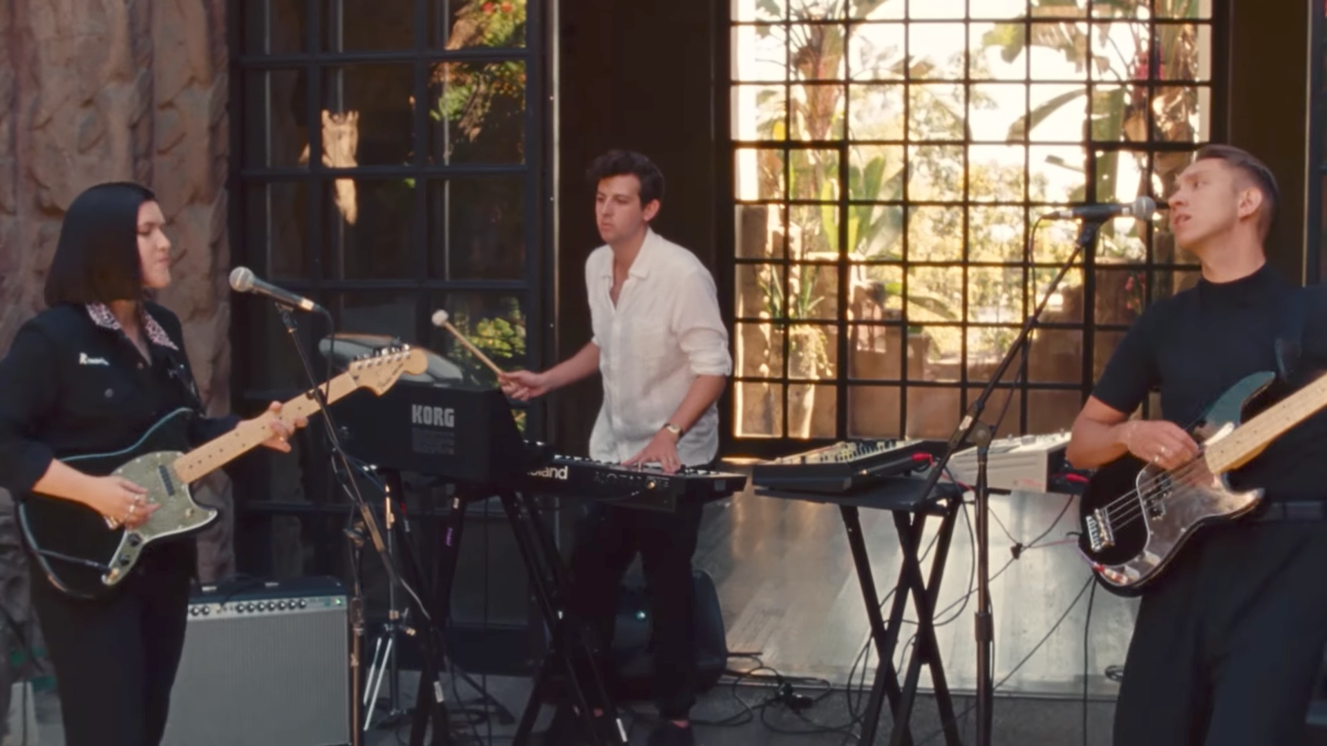 Millie Bobby Brown protagoniza el nuevo video de The XX