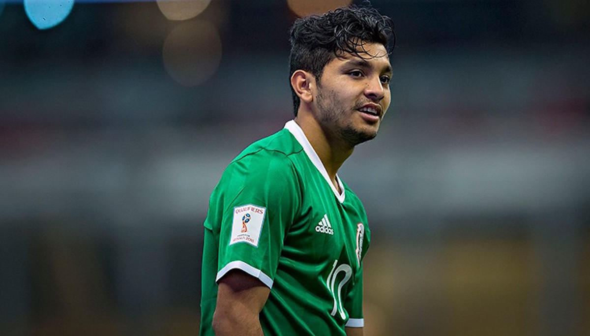 Tecatito Corona, el jugador mexicano pretendido por el Barcelona