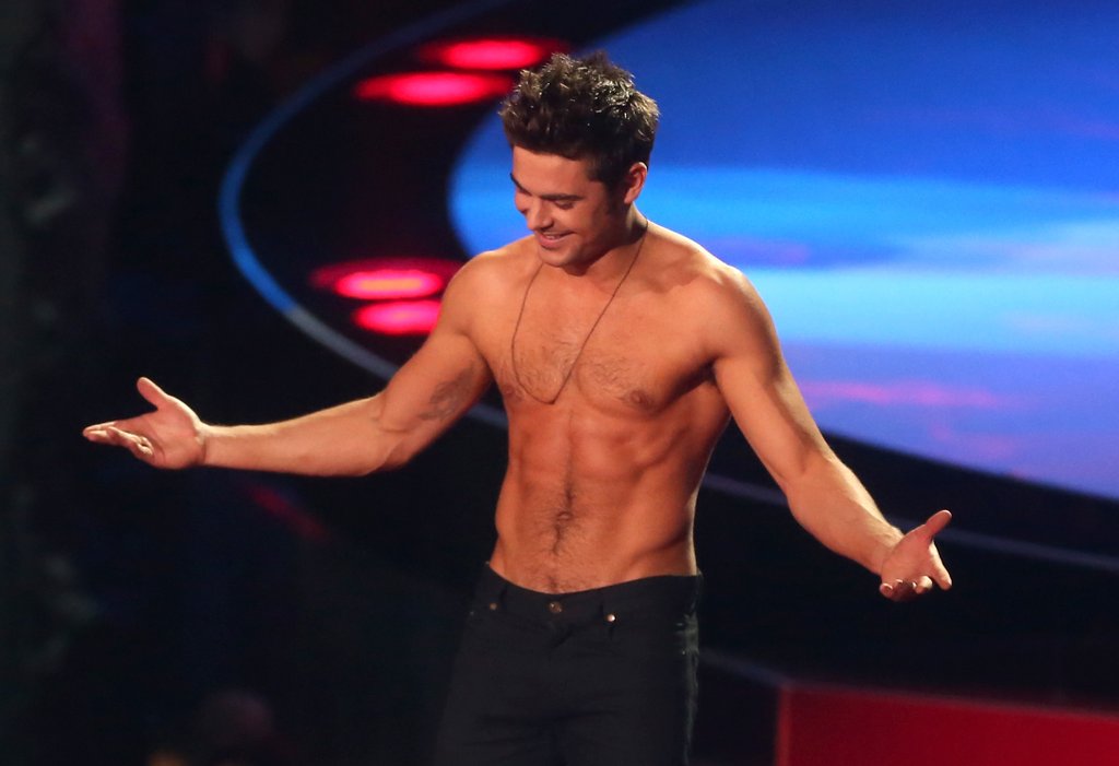Zac Efron presume sus mejores movimientos en el tubo