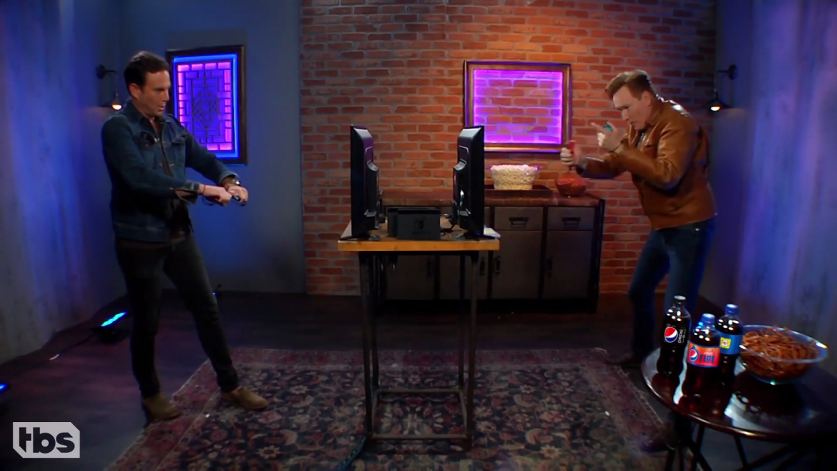 Conan O'Brien y Will Arnett (BoJack Horseman) jugando Arms