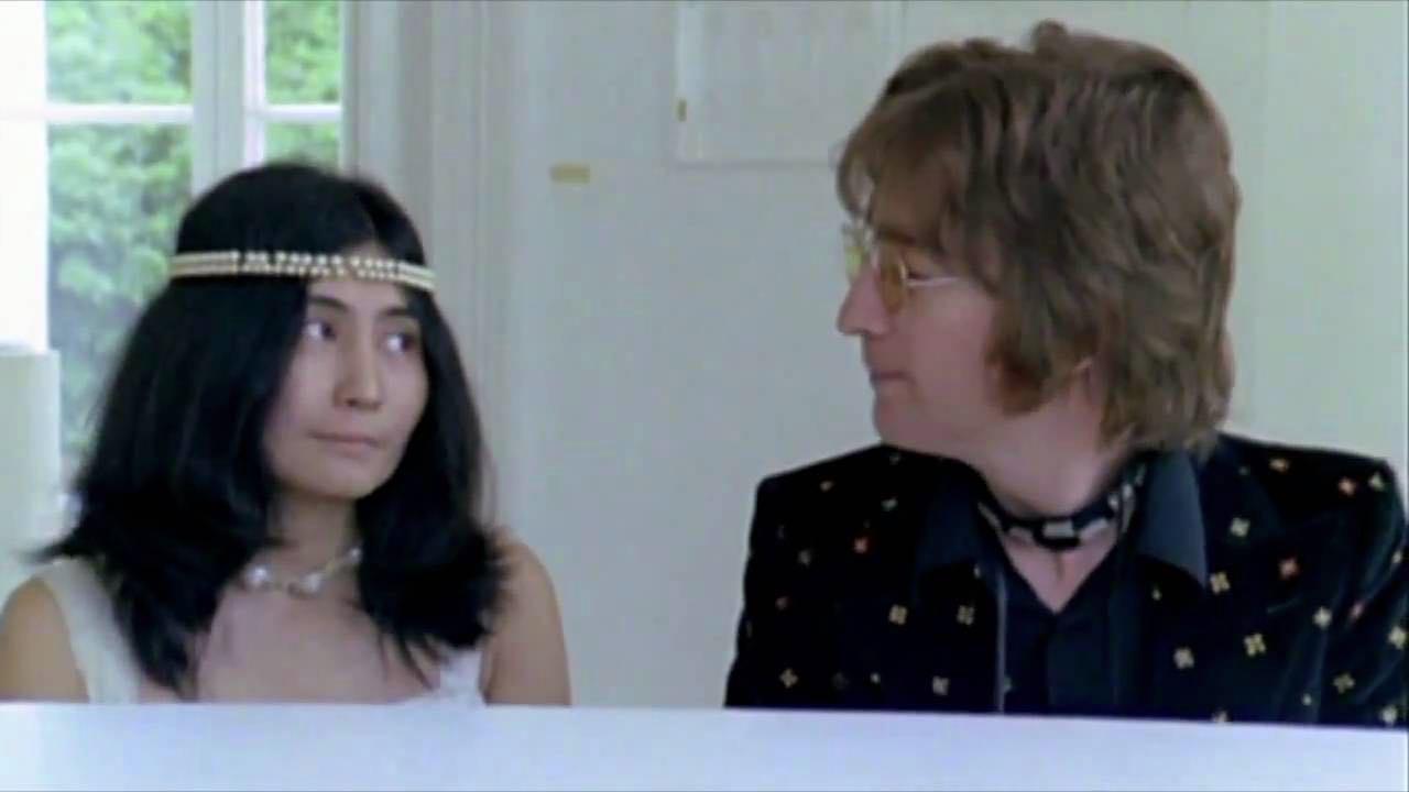 La pareja Ono-Lennon en pleno proceso creativo