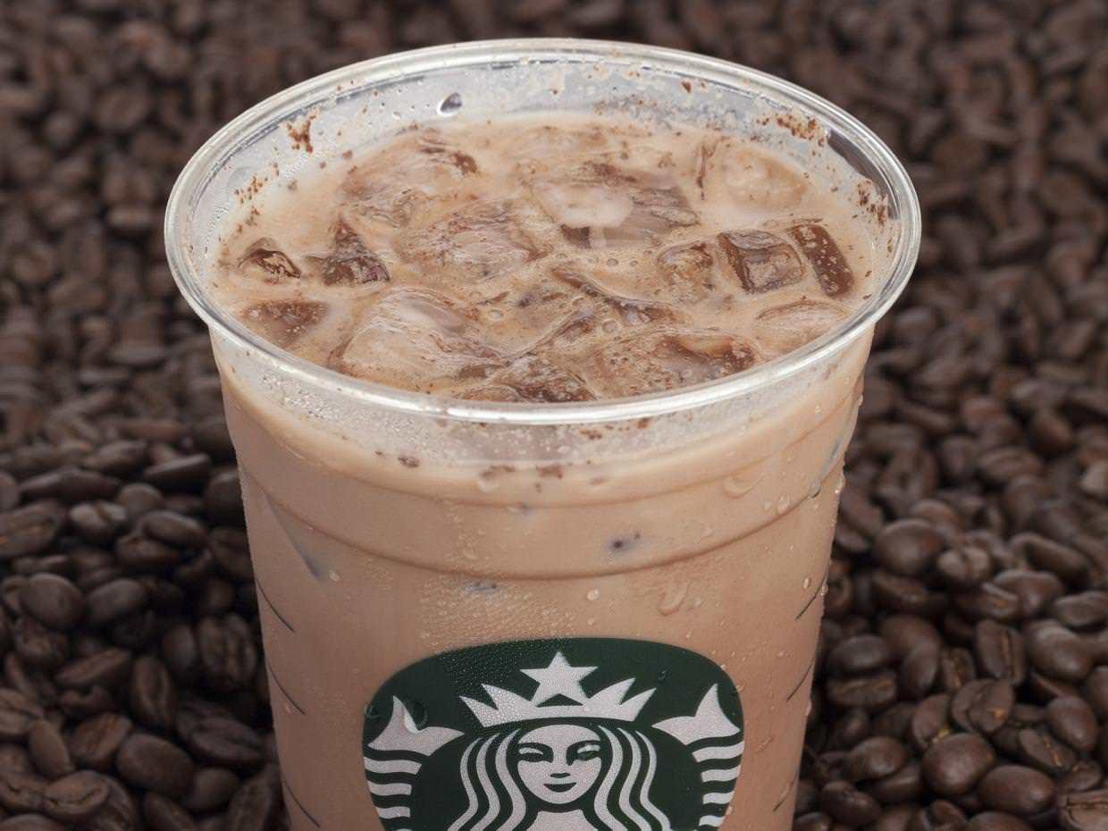 BBC encontrÃ³ bacterias fecales en el hielo de Starbucks, Nero, Costa