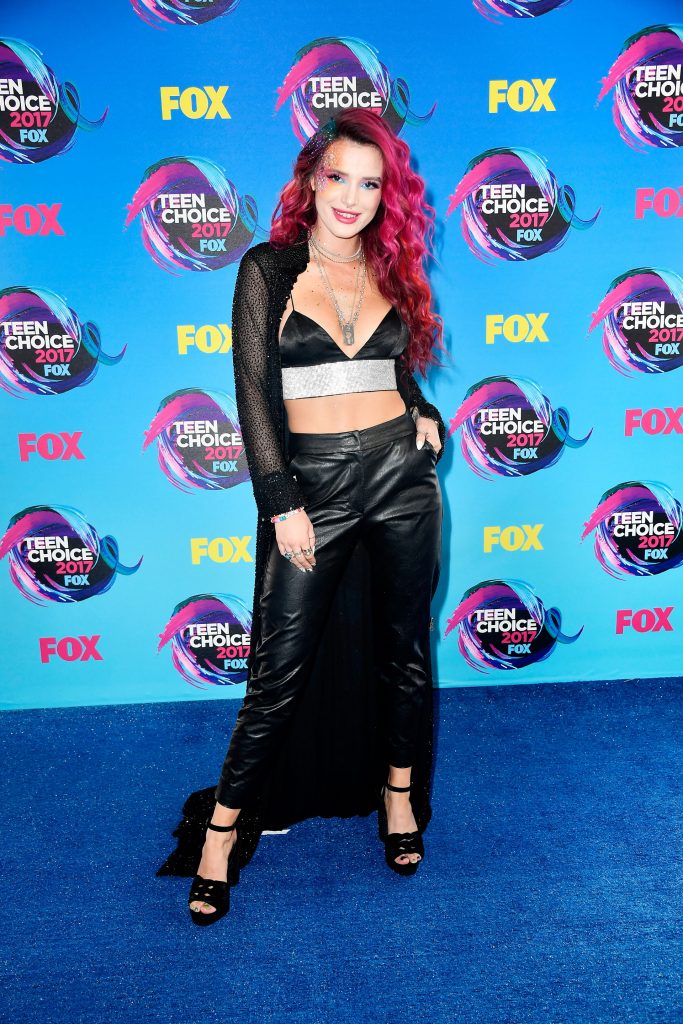 bella thorne en los teen choice awards