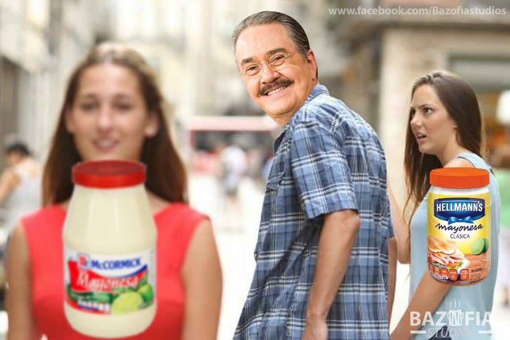 Meme novio distraido Pedrito Sola