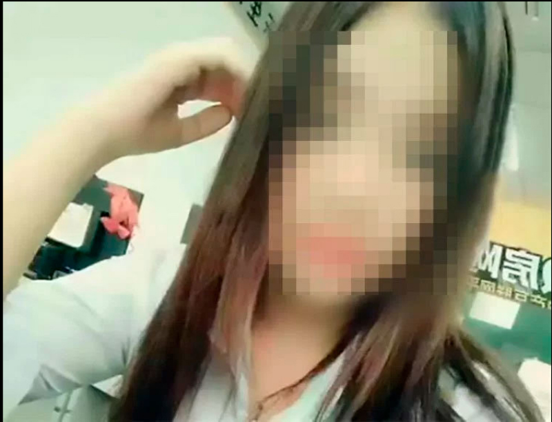 China muere por castigo con sentadillas cover