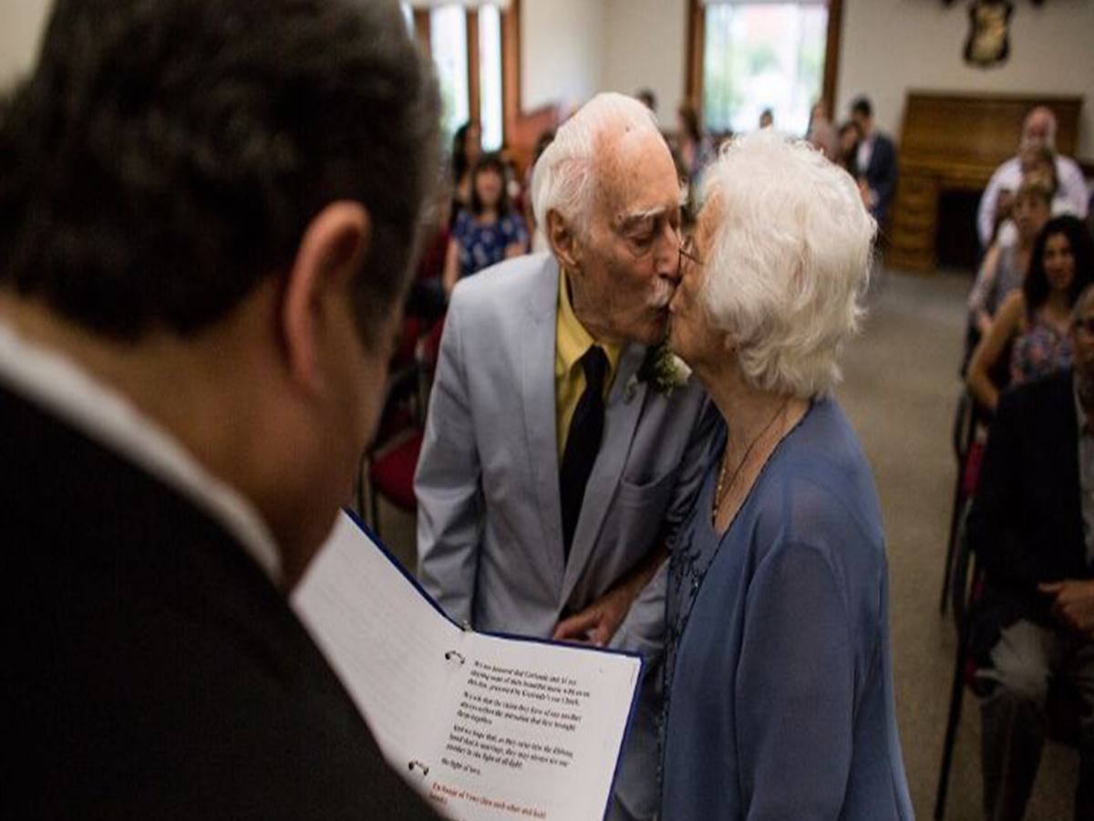 Abuelitos nonagenarios conocieron gimnasio contraen matrimonio