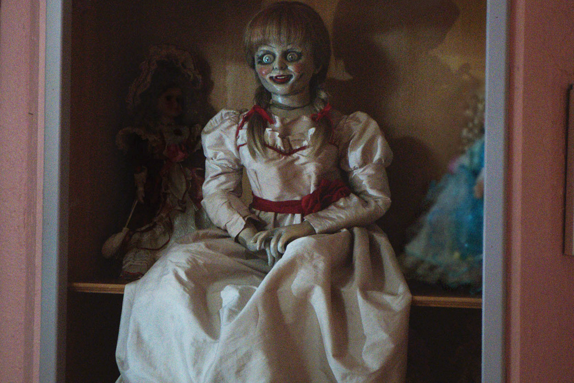 Mujer es poseída después de ver Annabelle 2