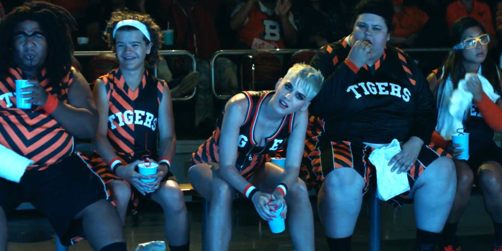 Katy Perry lanza video swish swish con famosos