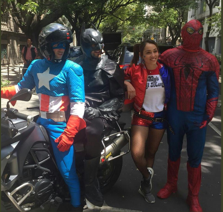 HÃ©roes con capa ayudan en CDMX