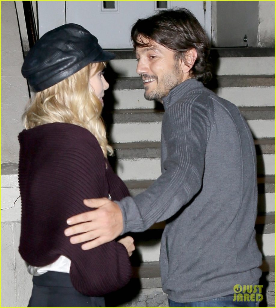 Diego Luna y su novia Suki Waterhouse pasean juntos por Nueva York