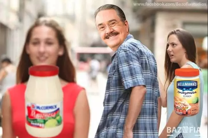 Novio_Distraído