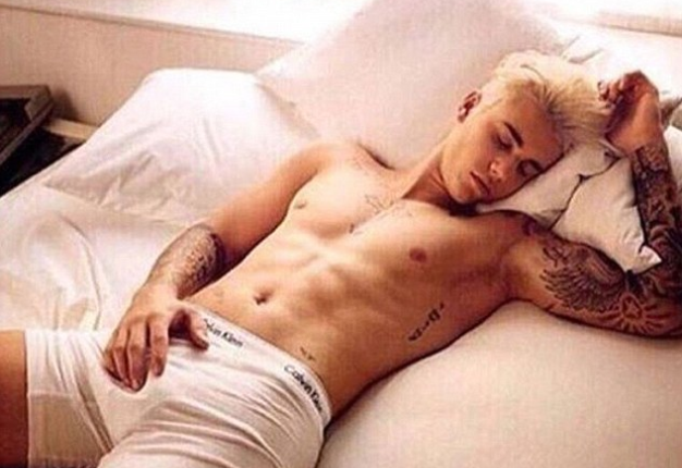 Fotos de Justin Bieber sin playera