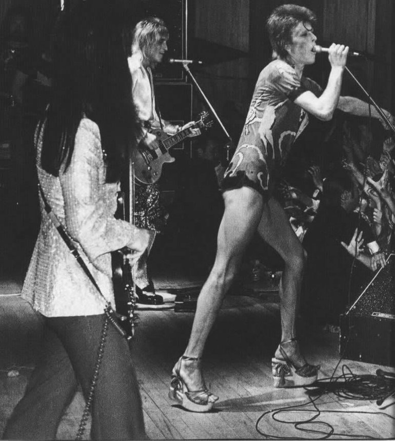 david-bowie-tacones