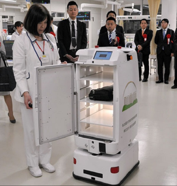 nagoya-hospital-robots