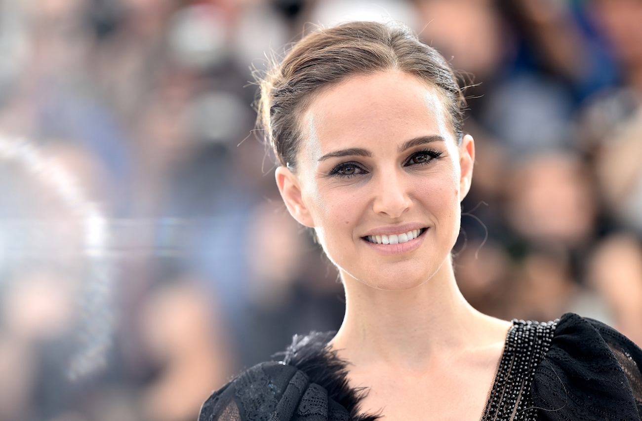 Así, Natalie Portman protestó contra el sexismo en los Globos de Oro