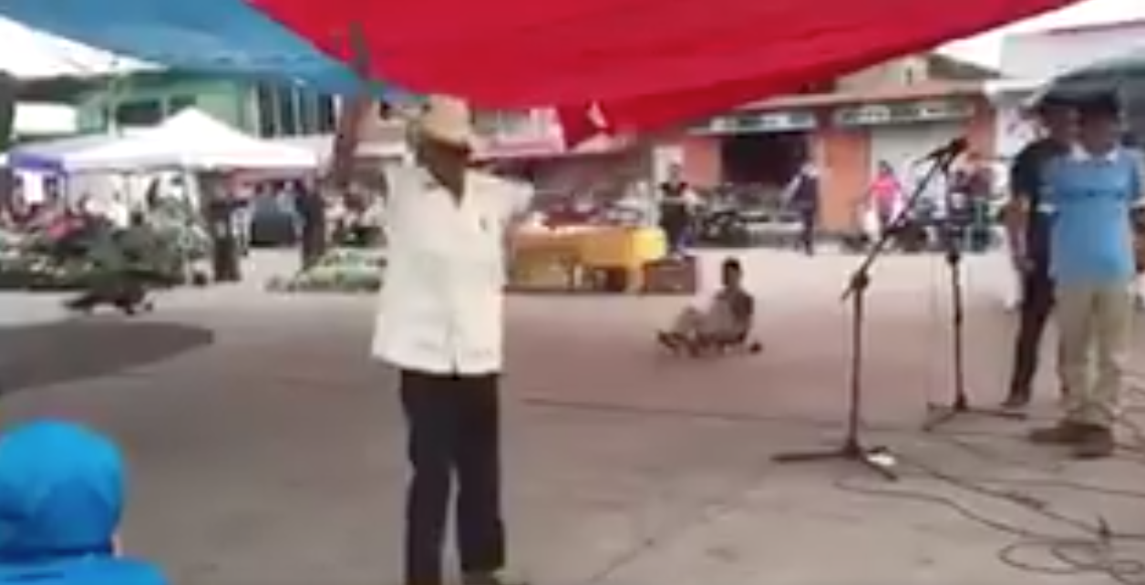 anciano-odia-musica-rock-tejalpa-morelos-video-viral-12