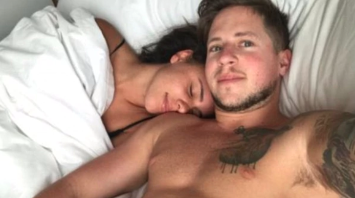 pareja-gana-concurso-visita-hoteles-tiene-sexo-en-ellos-australia