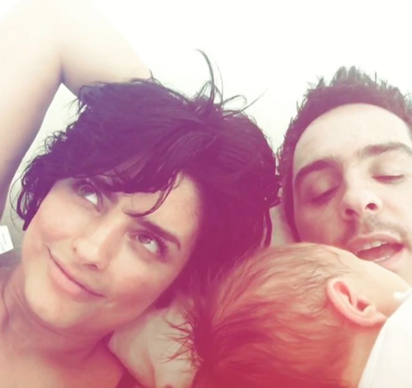 aislinn-derbez-celebra-cumpleanos-familia-kailani-video-instagram