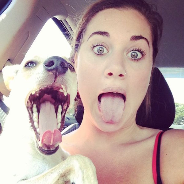 Fotos adorables de personas imitando a sus mascotas 