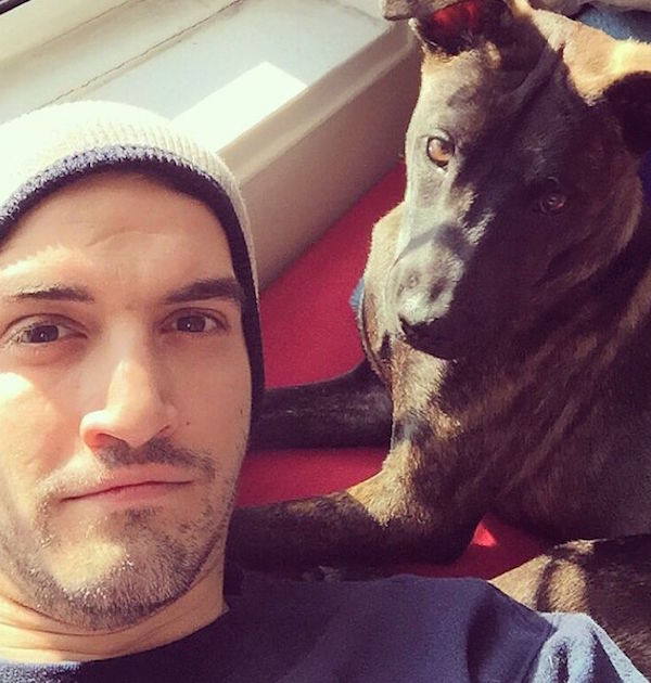 Fotos adorables de personas imitando a sus mascotas 