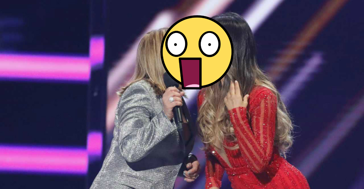Doctora-Ana-Maria-Polo-Catherine-Siachoque-beso-premios-bilboard-portada