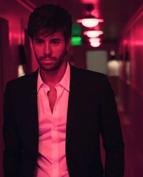 Enrique Iglesias compartió foto con sus mellizos