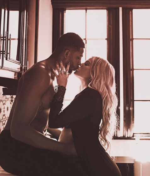 Khloé Kardashian da a luz a su primera bebé