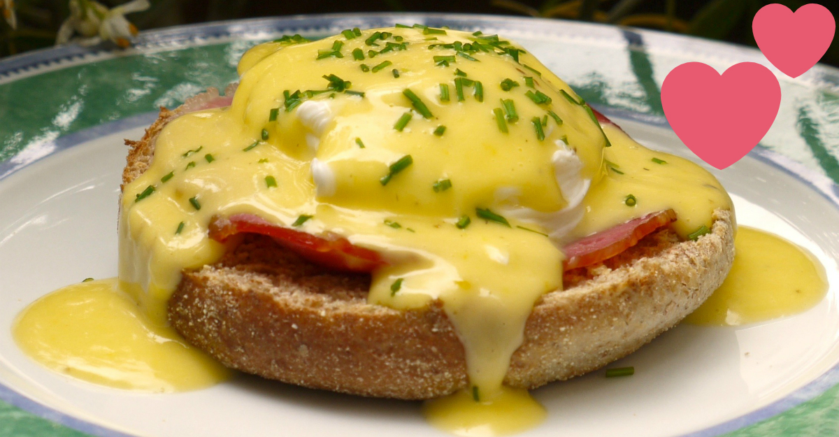 desayuno-gourmet-barato-huevos-benedictine-salsa-holandesa-2