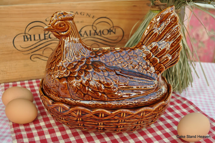 canasta-forma-gallina-para-colocar-huevos-temperatura-ambiente
