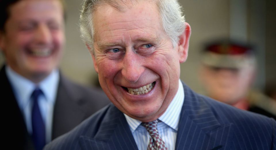 sonrisa-picara-principe-carlos-windsor-hijo-elizabeth-ii