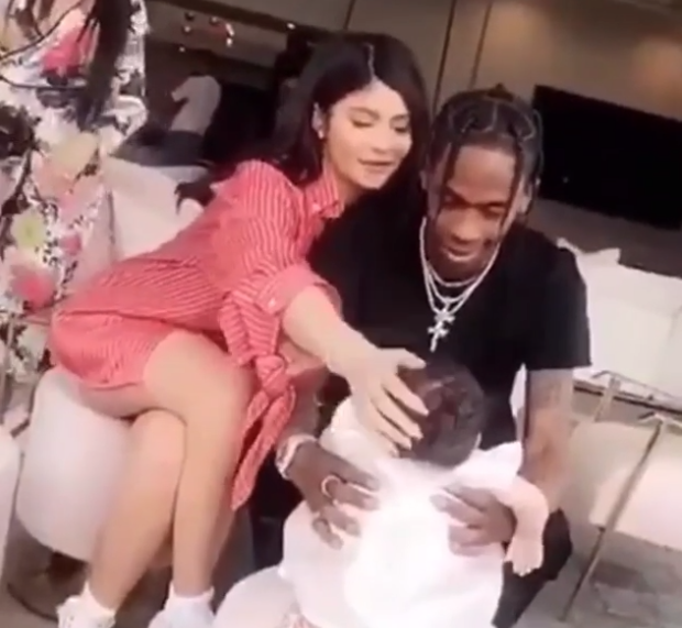 kylie-jenner-pascua-hija-stormi-instagram-travis-scott