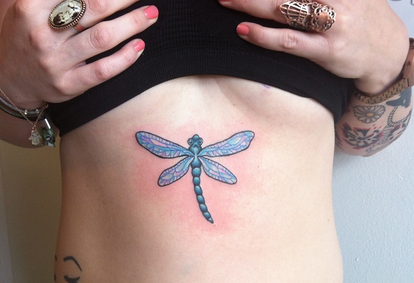 significado-oculto-tatuaje-libelula-tattoo-simbolismo-dragonfly