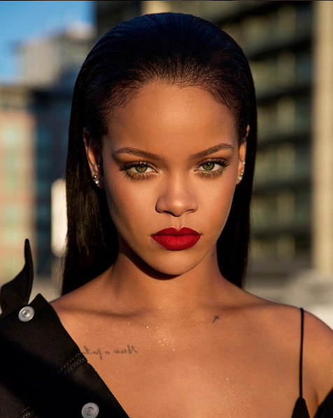 Rihanna comparte tutorial de maquillaje